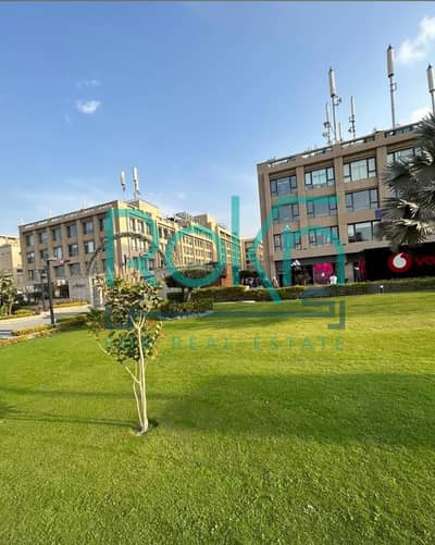 مكتب 270م للبيع في Arkan Plaza بتشطيب كامل وعائد استثمارى قوى