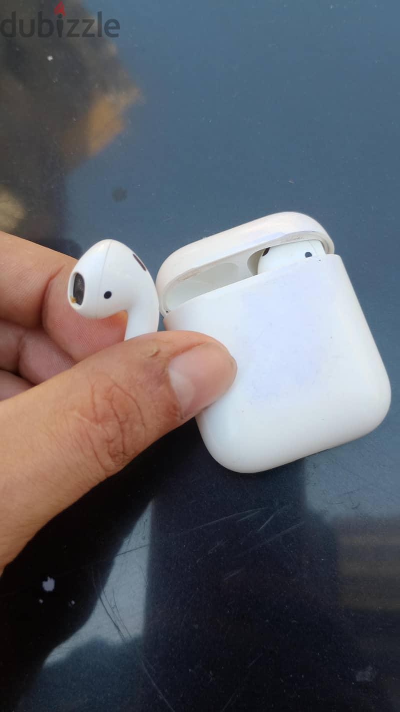 Apple Air Bud's Model A1602 2