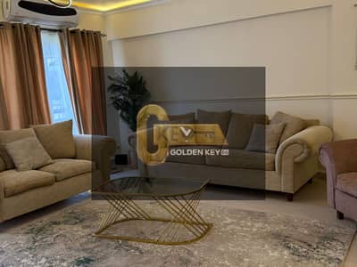 لعشاق السكن الراقي والمساحات الكبيره داخل مدينه الرحاب شقه فندقيه بالكامل للإيجار بجوار السوق الشرقي مباشره وجميع الخدامات