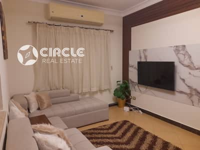 فيلا فاخرة مفروشة بالكامل أمام النادي وقرب GUC