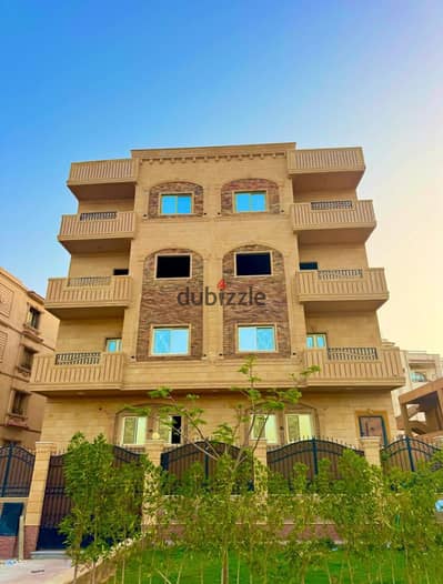 Apartment for sale in West Sumeid. A distinguished location on a main street. A very distinguished location with an open view, not affected by development, a few minutes' walk to Wadi Degla Club and the banks complex, and Smart Vision School, just a few minutes to the central axis and the Wahat Road. The villa is registered in the real estate month. The license of the villa has the floor with two apartments.