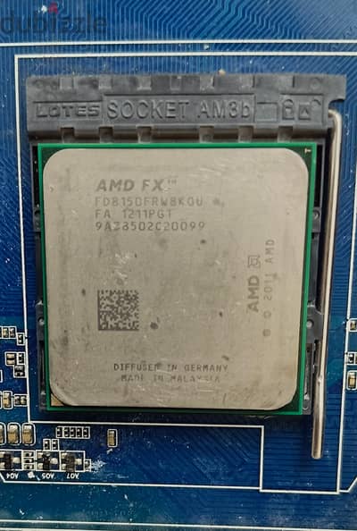 بروسيسور إيه ام دي بحالة ممتازة AM3+ AMD FX 8150 processor