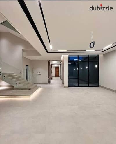 فيلا 5 غرف دايركت على اللاجون خصوصيه كاملة مع Private Pool للبيع فى أفضل موقع التجمع على طريق السويس بجوار سوديك و بالقرب من ستون بارك و بالم هيلز