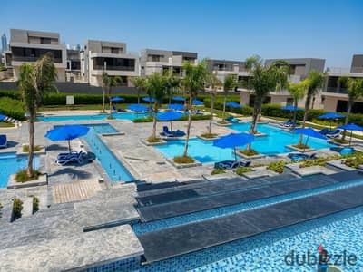 كوادرو  للإيجار في كمبوند باتيو الزهراء – موقع مميز | 226 م² + جاردن 55 م²
