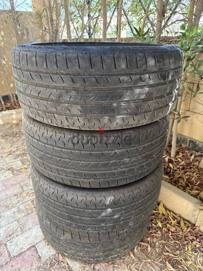 225/45/17 ٤ فرد كونتننتال بحاله ممتازه