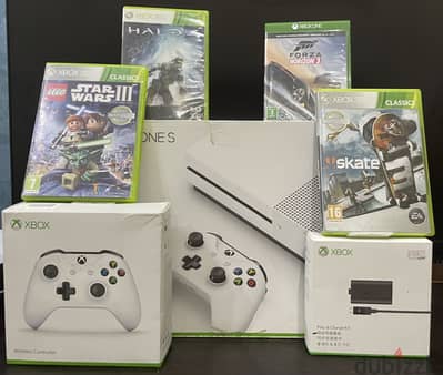 Xbox One S 1TB + 2 Controllers + 4 Games