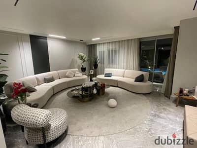 بسعر لقطة شقة 205 م بتقسيمه مميزة فيو علي center park علي 12 سنة تقسيط وبخصم 50 % للبيع في سراي بجوار مدينتي و مانتن فيو وامام الشروق و الباتيو سولا