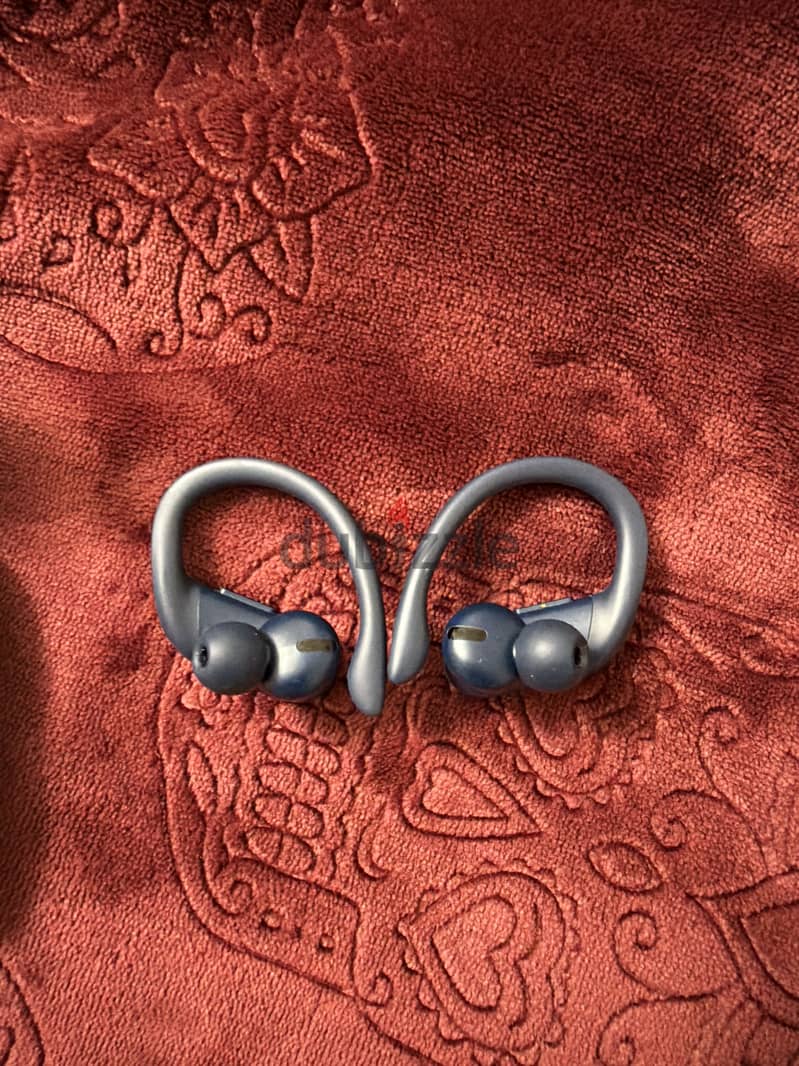 Navy Blue PowerBeats Pro 3