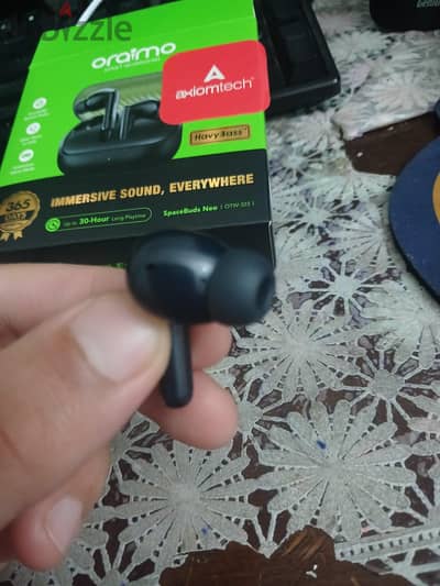 سماعتين oraimo spacebuds من غير البوكس  مع الشاحن الأصلي