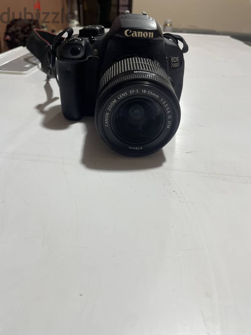 كاميرا كانون d700 4