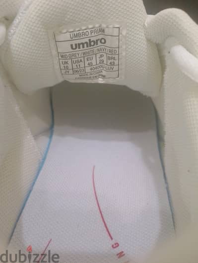 كوتشى Umbro مقاس 45 جديد