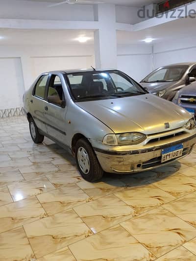 فيات سيينا 2001