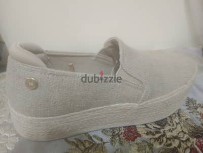 كوتشى SKECHERS مقاس 39 جديد
