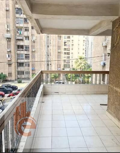 شقـة للايجار بــ عمارات مصطفي كامل 150 م