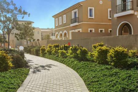 Classic Standalone Villa -Fully  Furnished with private pool+ kitchen And Acs View Landscape In Hyde Park Compound,5th Settlement,New Cairo