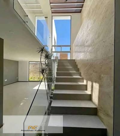 Villa for sale, ready for immediate handover, located in a compound in the heart of Zayed, near the Dahshur Link.