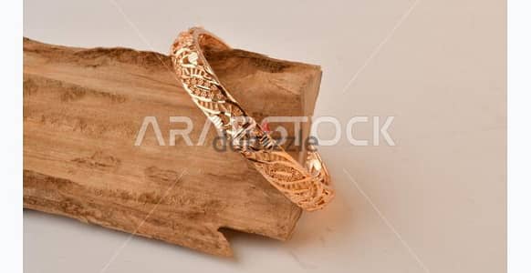موجود اتنين غوايش دهب للبيع 25جرام