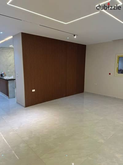 Distinctive apartment 4 rooms area 270 m in the seventh district _ Sheikh Zayed