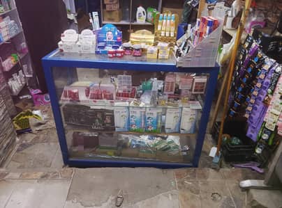 فاترينه خشبيه 1.200 سم فاترينه خشبيه 1.200 سم