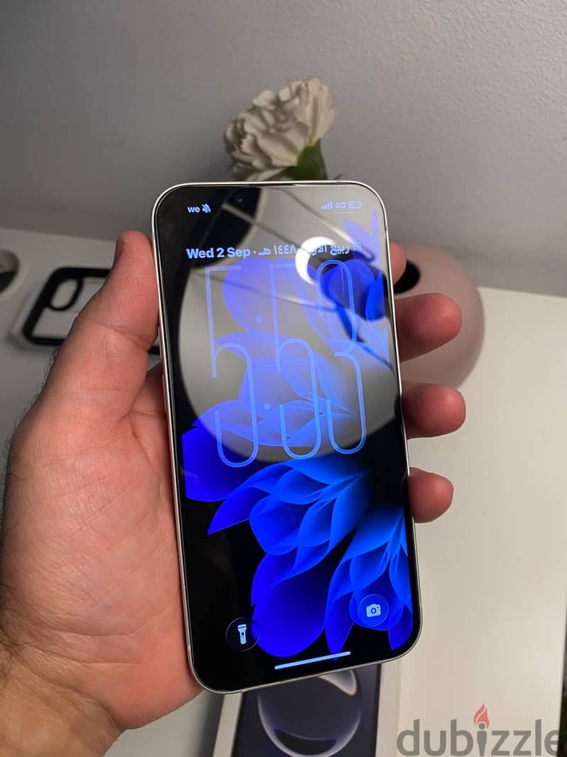 Apple - iPhone 16e 4