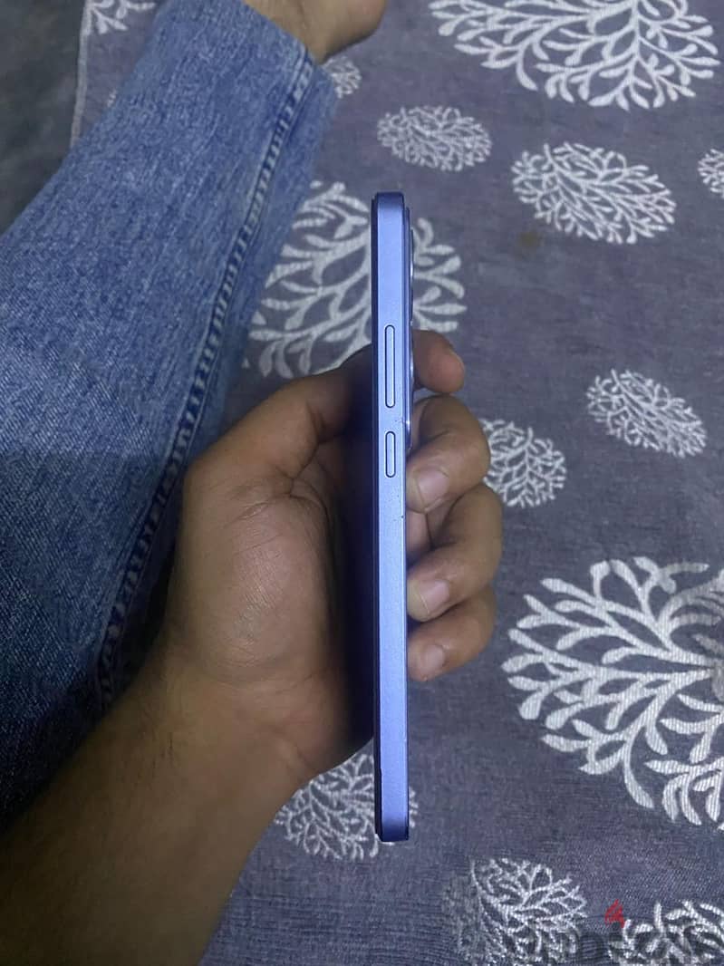 OPPO Reno11 F 4