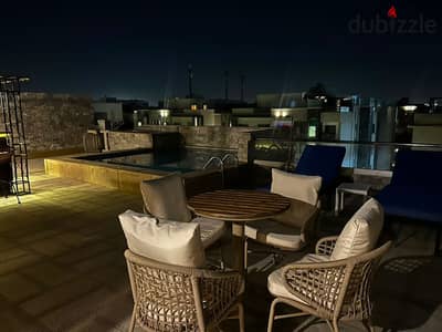 رووف مميز للإيجار في جاليريا مون فالي مع حمام سباحة