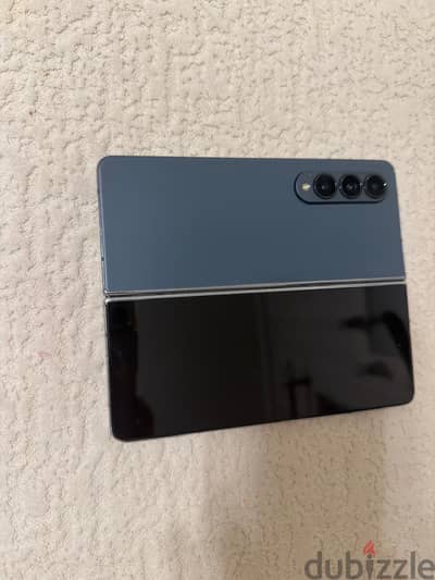 Samsung Galaxy Z Fold 4 256GB – 12GB RAM – حالة ممتازة وأداء ممتاز