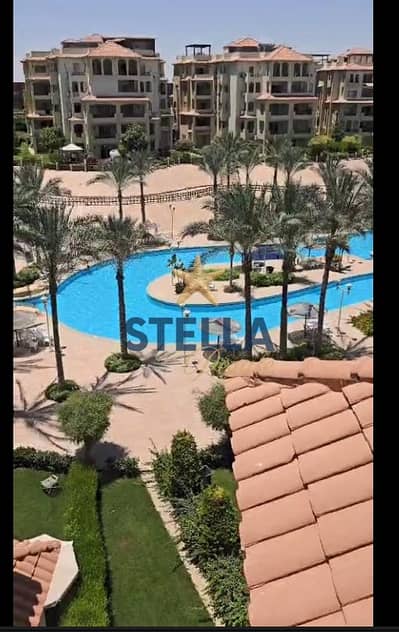 شاليه للبيع في ستيلا مارينا بالدور الرابع متشطب بالكامل وموقع مميز داخل القرية بالقرب من حمامات السباحة والمساحات الخضراء
