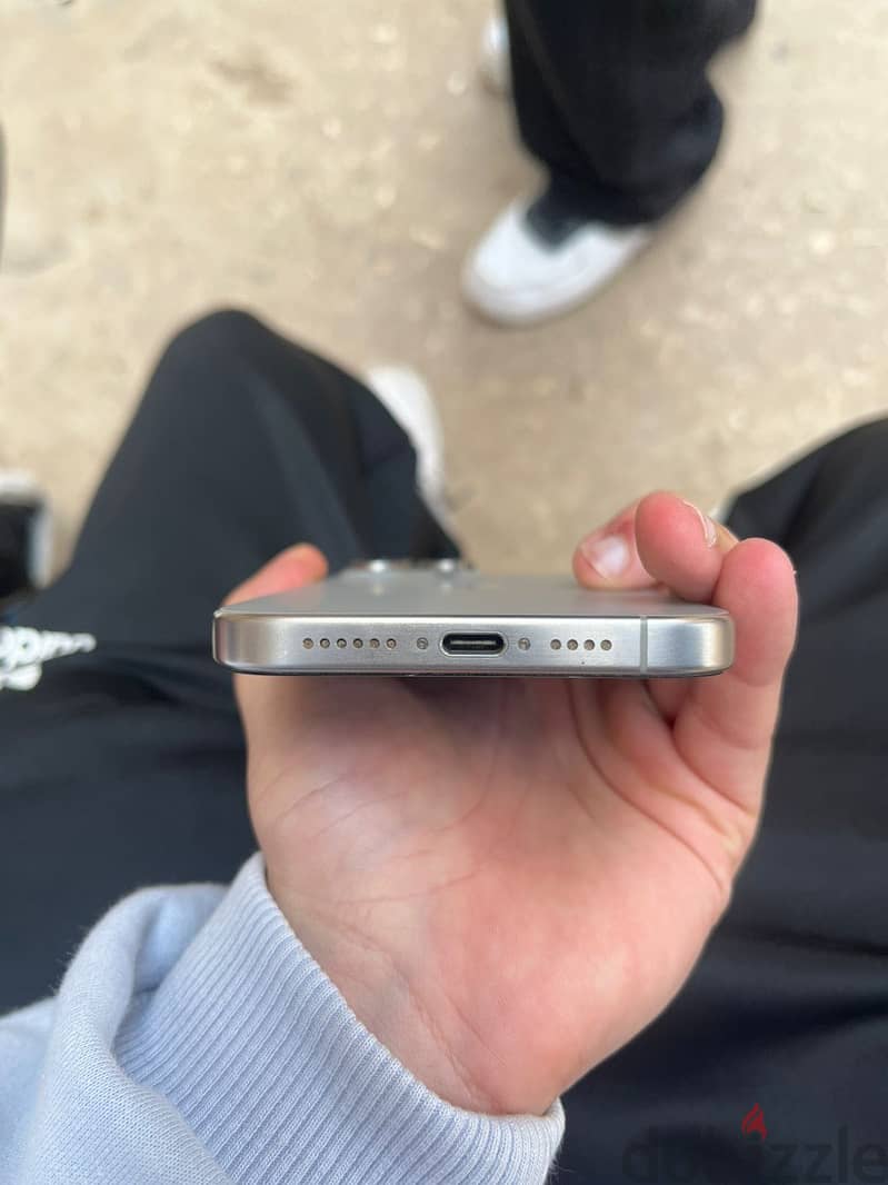 Apple - iPhone 15 Pro Max 4