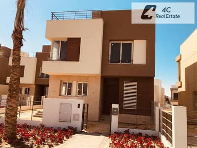 VILLA STAND ALONE READY TO MOVE VERY PRIME LOCATION - FOR SALE IN PALM HILLS NEW CAIRO