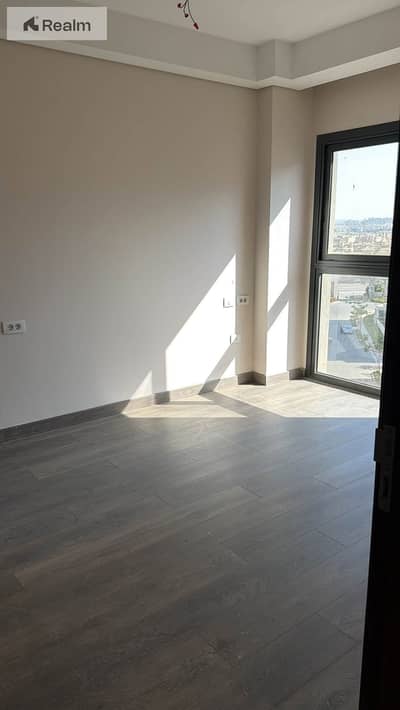 Ready to move APT fully finished with ACs in prime location