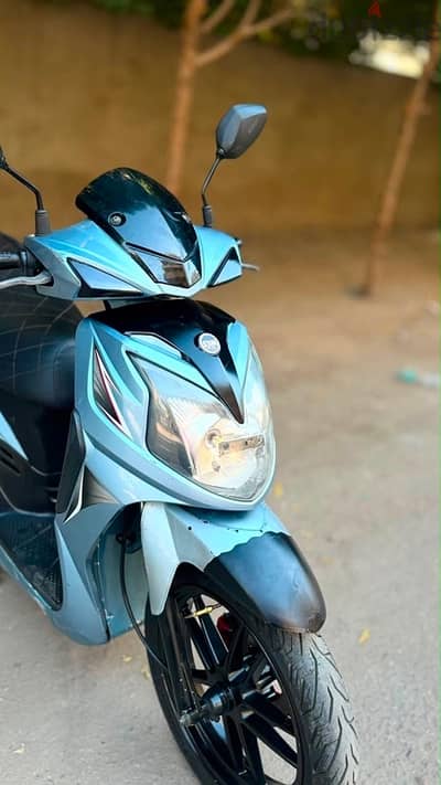 sym sr