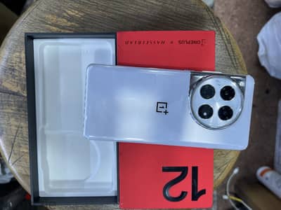 One Plus 12 5G dual sim 512/16G White بحالة الجديد