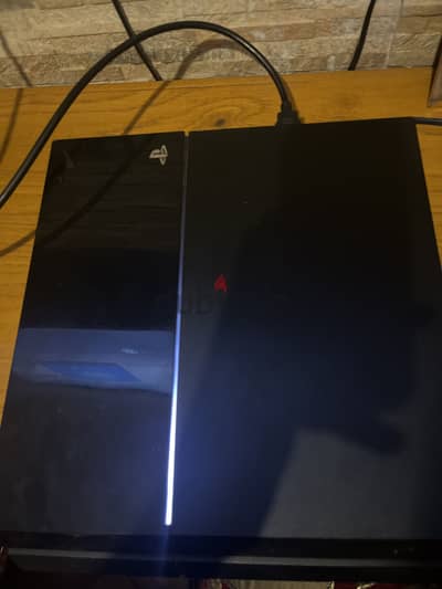 PlayStation 4,PS4,500GB Like New With 3 original Dualshock Controllers
