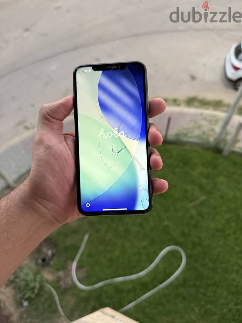 Apple - iPhone 11 Pro Max 1