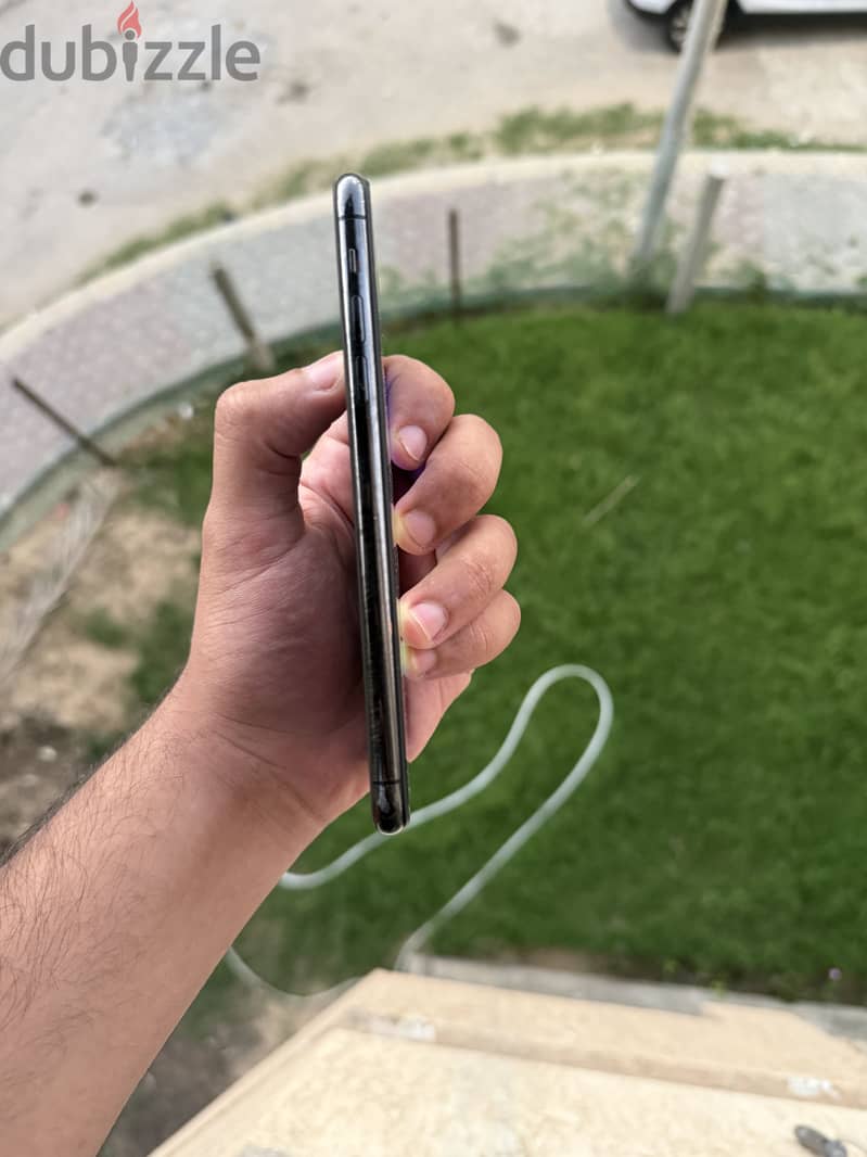 Apple - iPhone 11 Pro Max 3