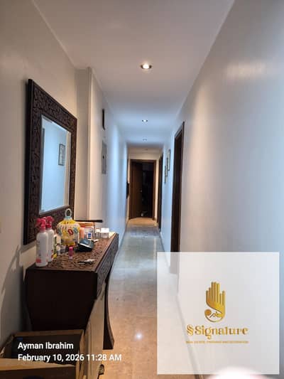 Apartment for sale with kitchen and air conditioning, super deluxe finishing, in Al Banafseg Buildings, First Settlement, immediate delivery, open vie