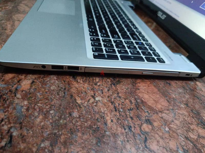 ASUS VivoBook S550CA Touch Screen Core i5 3