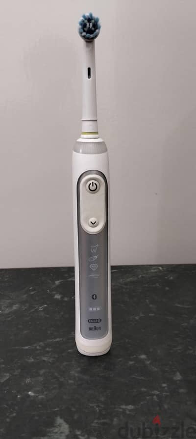 فرشاة أسنان oral b genius