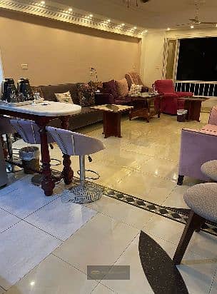 شقة للبيع بسعر مغرى الحي الثالث عشر في واحدة من أميز مناطق الشيخ زايد، داخل **المجاورة الأولى**، بجوار **منتجع الياسمين ومنتجع الربوة**.