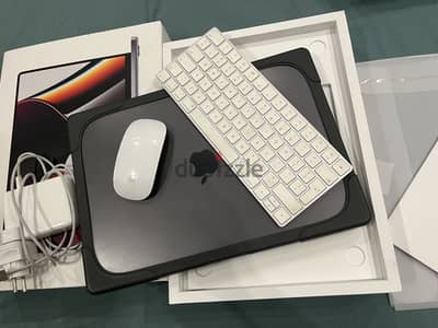 Macbook M1 Pro 16 inch 32 RAM  + Apple mouse and keyboard - 2021