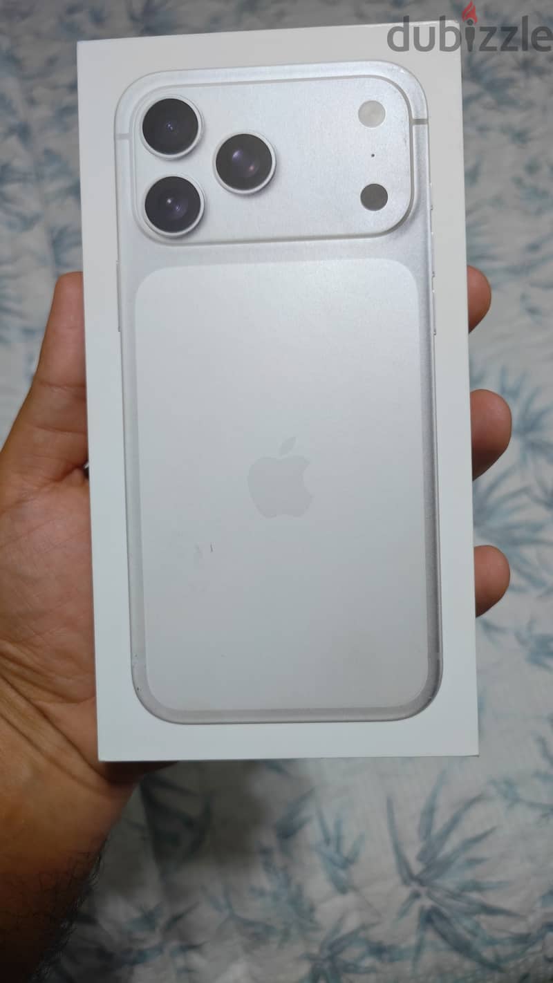 Apple - iPhone 17 Pro Max 3