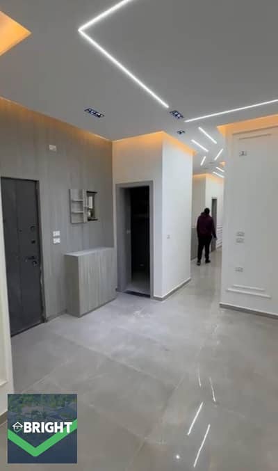 شقه للبيع متشطبه اول سكن ارضي بجاردن النرجس ڤيلات التجمع الخامس