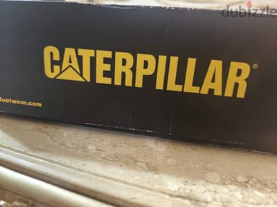 للبيع اصلي بالكرتونه جزمه جديده  Cat Holton