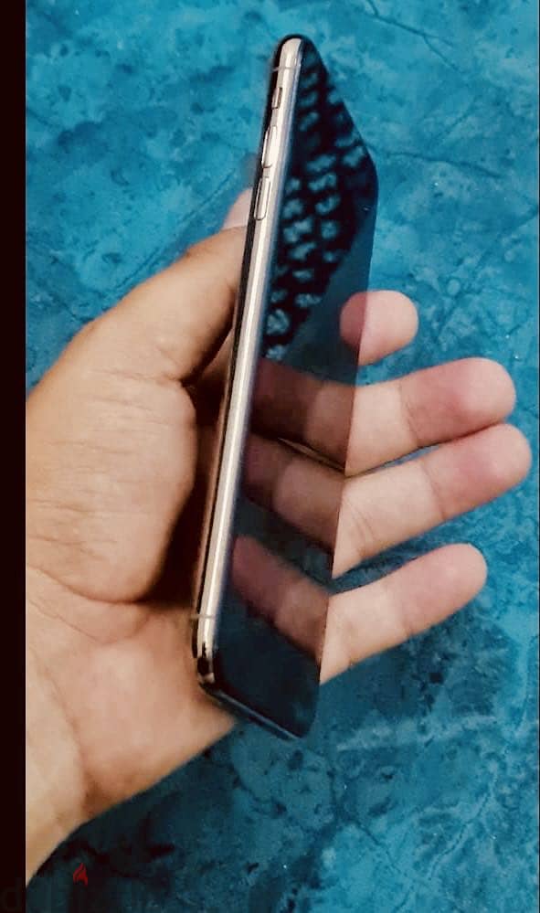 Apple - iPhone XS Max 3