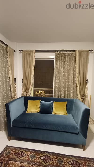 كنبه ٣ مقعد مميزه من تصنيع موبل الشرق خشب زان حاله ممتازه