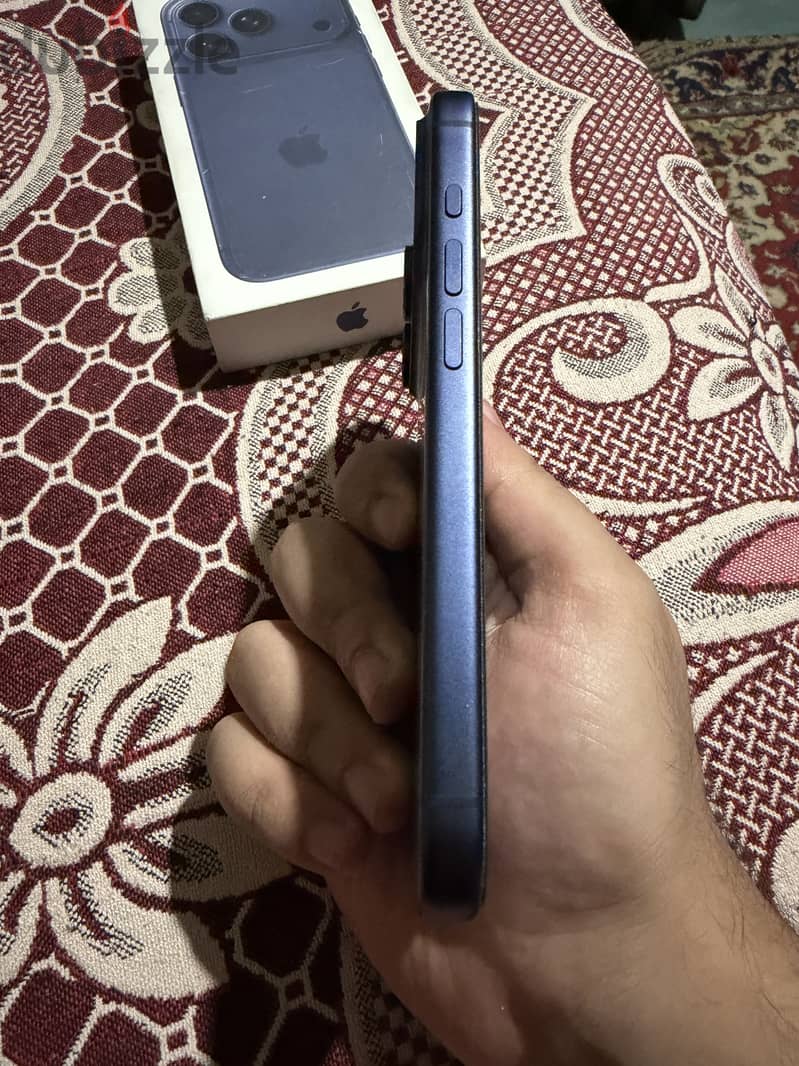 iPhone 17 Pro - Like New 3