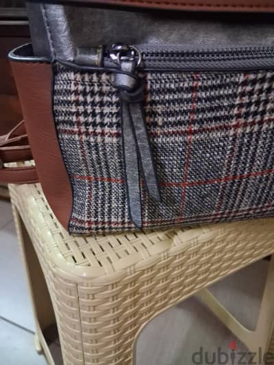 شنطه ضهر تنفع للجامعه و الدروس