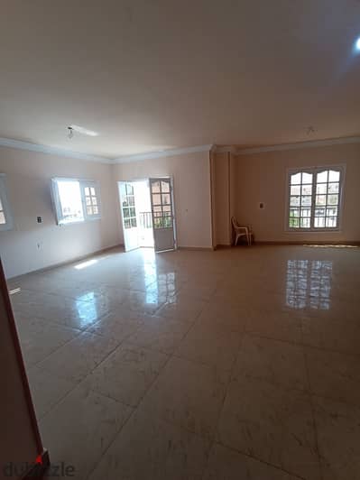 220 sqm apartment for rent in Al-Banafseg Villas, First Settlement, New Cairo; garden view.
