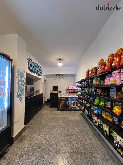 Shop for rent in Zahra Al-Maadi on Mecca Main Street, Super Lux finishing, suitable for supermarkets and all types of goods except cafés